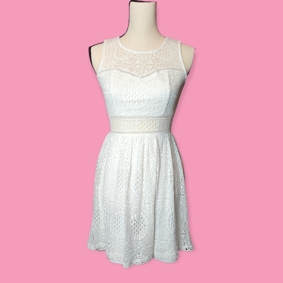 Fit & Flare Sweetheart Neck Midriff Cutout White Crochet Lace Mini Dress Size 0 - Picture 1 of 5